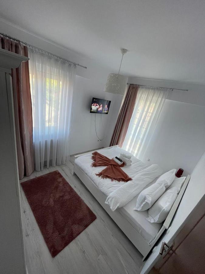 Deny'S Apartament Гура-Гуморулуй Экстерьер фото