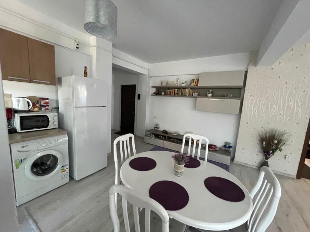 Deny'S Apartament Гура-Гуморулуй Экстерьер фото