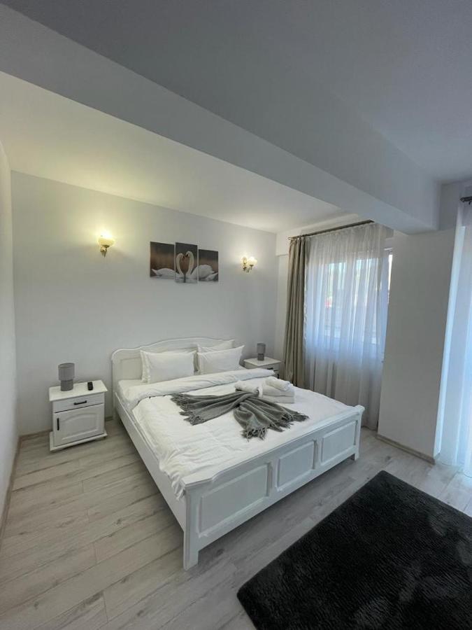 Deny'S Apartament Гура-Гуморулуй Экстерьер фото